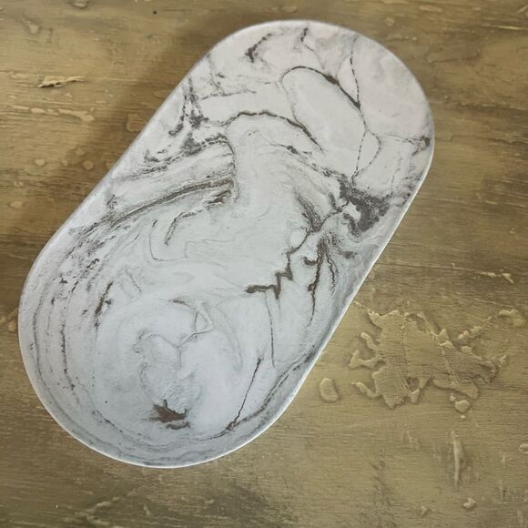 Handcrafted Resin Oval Tray - Picture 7 of 8